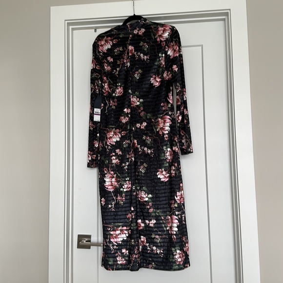 Rachel Roy, mid length long, sleeved dress with textured detail BNWT - Picture 2 of 5